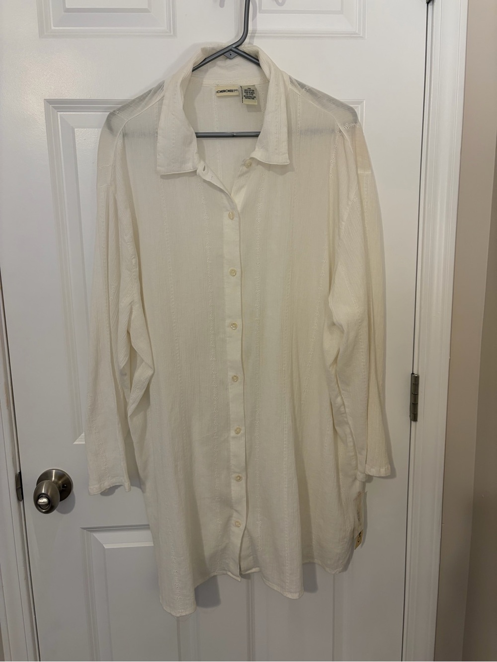 Cherokee Women’s Vintage Cream Long-Sleeve Button-Down Shirt Embroidered Tunic